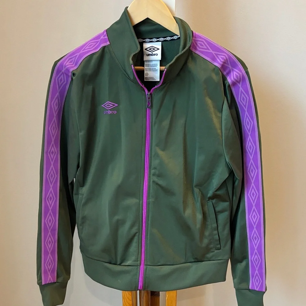 Umbro Green Jacket with Purple Logo - Picture 4 of 6